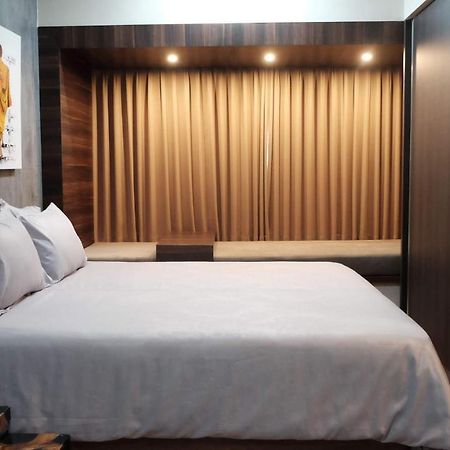 Lavenderbnb Room 2 At Uttara The Icon Apartment Yogyakarta Exterior foto